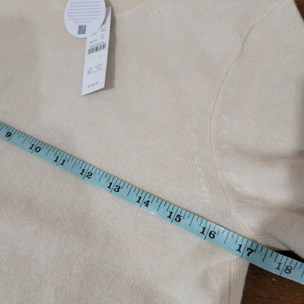 J Crew Cashmere classic-fit crewneck sweater BA400 Size XS  NWT In Natural *Flaw